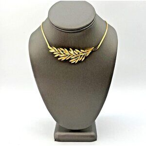Vintage CROWN TRIFARI Laurel Wreath Pendant Necklace Gold Tone 17”